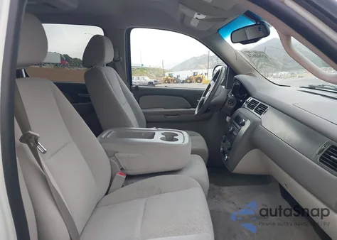 2007 Chevrolet Suburban 1500 Ls из США, поврежденный, VIN 3GNFK16317G143256